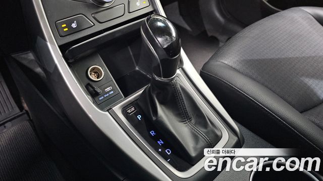 Hyundai AVANTE 2015 — photo 9