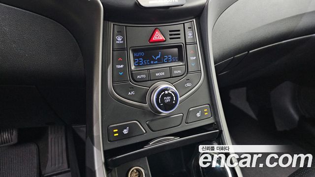 Hyundai AVANTE 2015 — photo 19