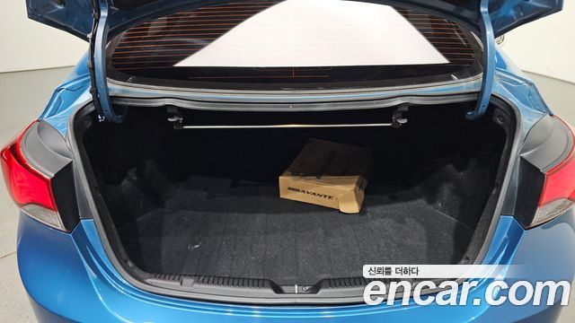 Hyundai AVANTE 2015 — photo 20