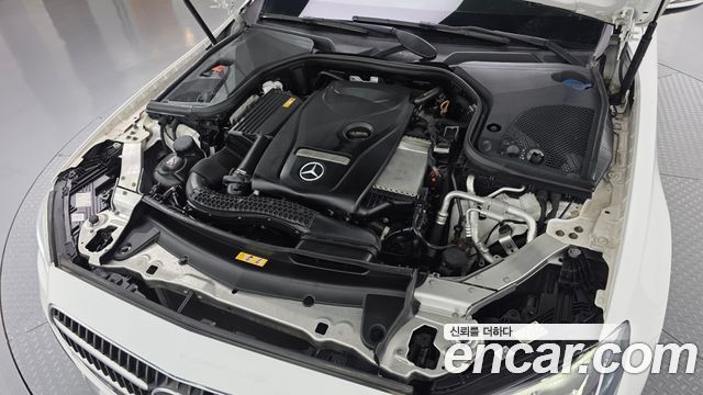 Mercedes-Benz E-Class 2021 — photo 6