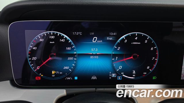 Mercedes-Benz E-Class 2021 — photo 11