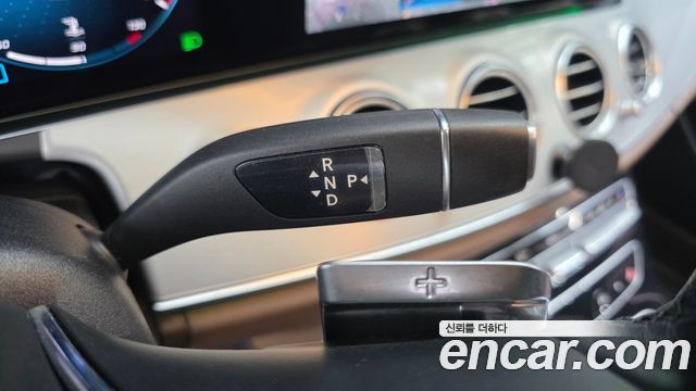 Mercedes-Benz E-Class 2021 — photo 12