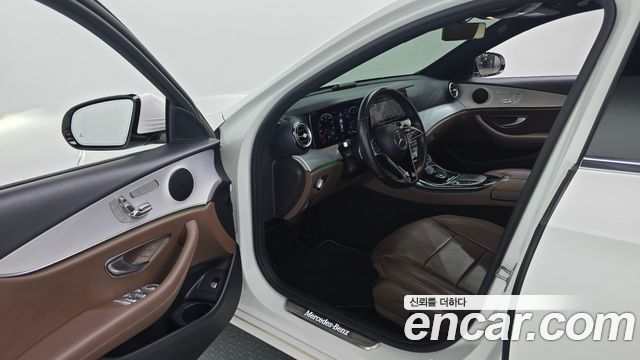 Mercedes-Benz E-Class 2021 — photo 13