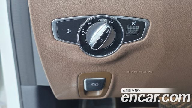 Mercedes-Benz E-Class 2021 — photo 29