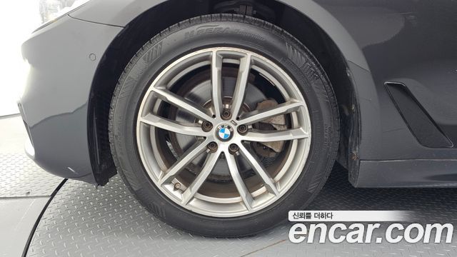 BMW 5-Series 2017 — photo 5