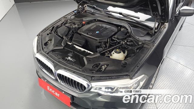 BMW 5-Series 2017 — photo 6