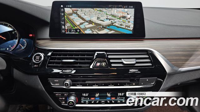 BMW 5-Series 2017 — photo 15