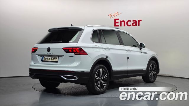 Volkswagen Tiguan 2022 — photo 2