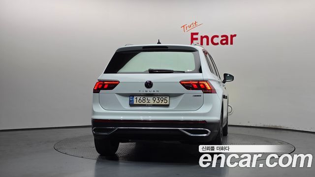 Volkswagen Tiguan 2022 — photo 4