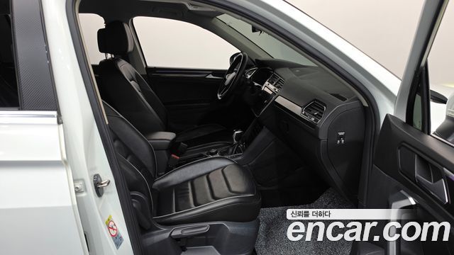 Volkswagen Tiguan 2022 — photo 11