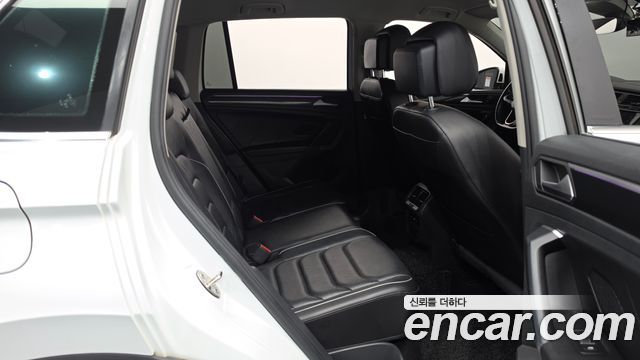Volkswagen Tiguan 2022 — photo 12