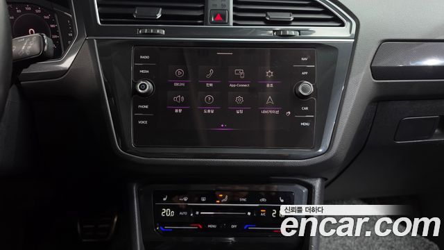 Volkswagen Tiguan 2022 — photo 14
