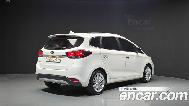 Kia Carens 2018 — photo 2
