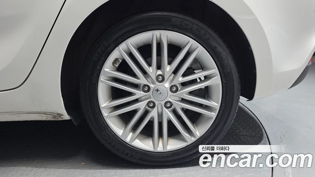 Kia Carens 2018 — photo 7