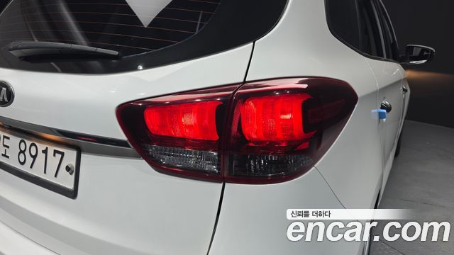 Kia Carens 2018 — photo 9