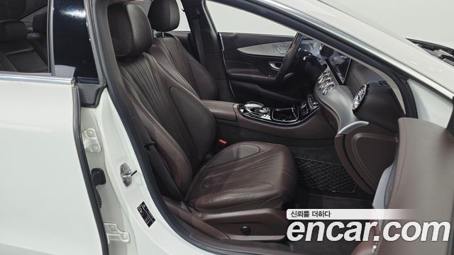 Mercedes-Benz CLS-Class 2019 — photo 12