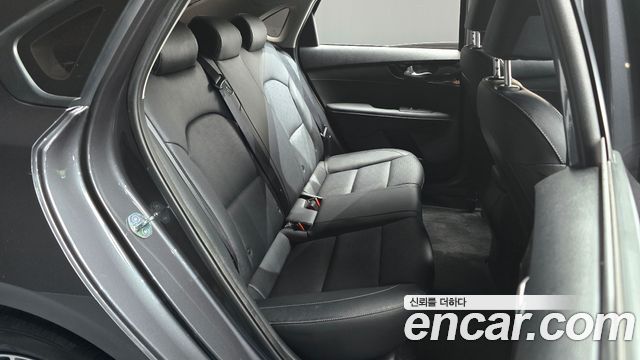 Kia K3 2023 — photo 17
