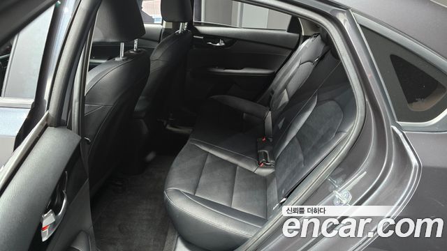 Kia K3 2023 — photo 18