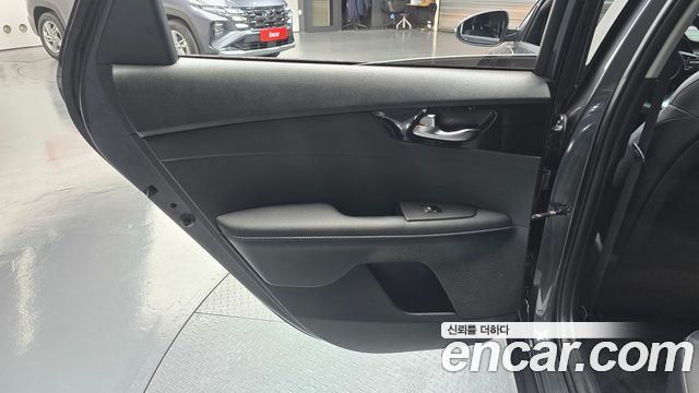Kia K3 2023 — photo 15
