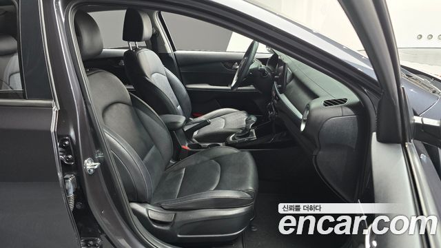 Kia K3 2023 — photo 16