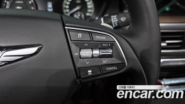 Genesis G90 2019 — photo 24