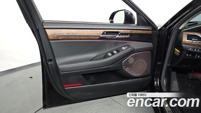 Genesis G90 2019 — photo 14
