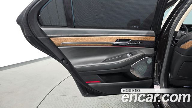 Genesis G90 2019 — photo 15