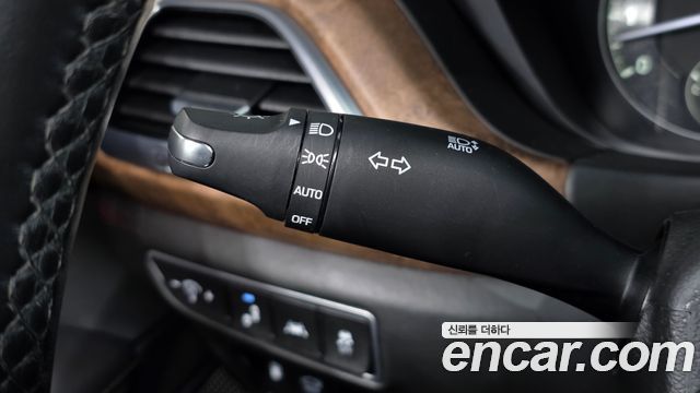 Genesis G90 2019 — photo 27