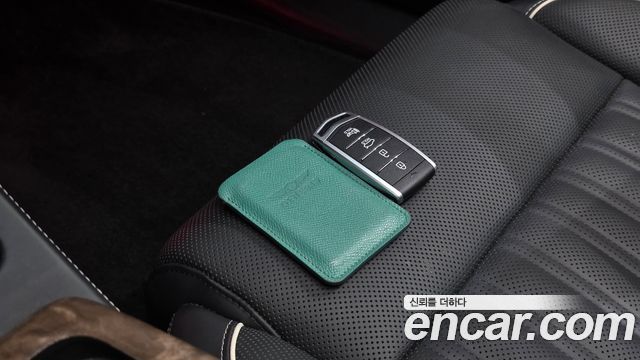 Genesis G90 2019 — photo 32