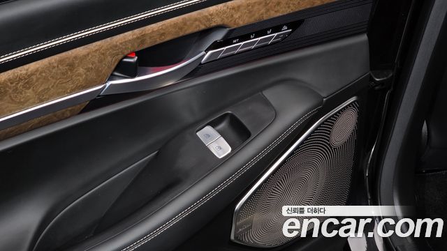 Genesis G90 2019 — photo 33