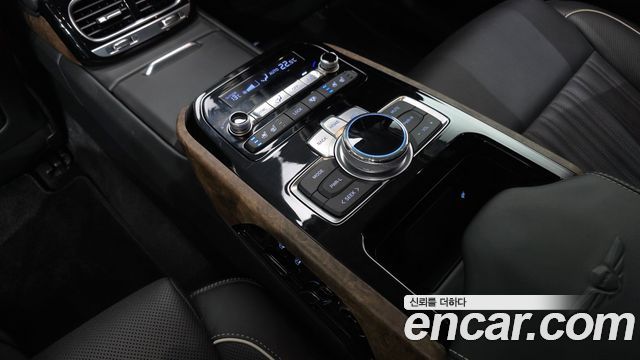 Genesis G90 2019 — photo 34