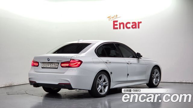 BMW 3-Series 2018 — photo 2