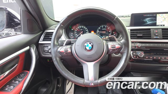 BMW 3-Series 2018 — photo 19
