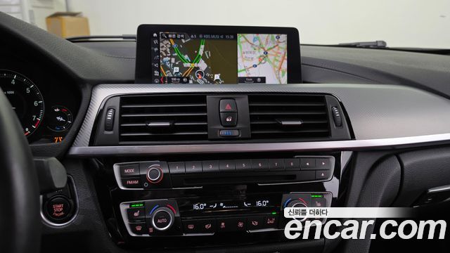 BMW 3-Series 2018 — photo 20
