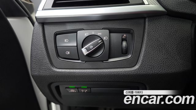 BMW 3-Series 2018 — photo 22