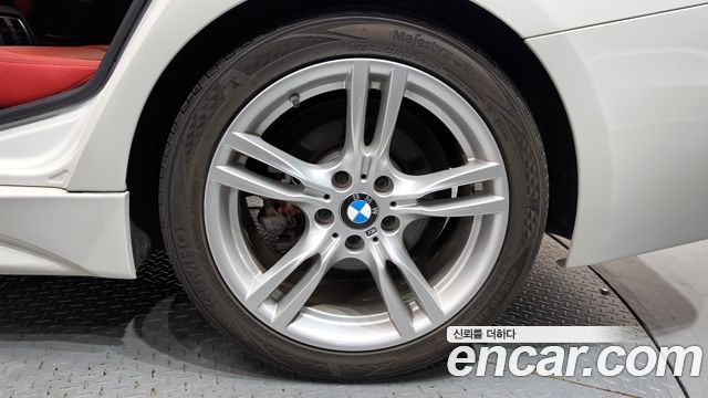 BMW 3-Series 2018 — photo 7