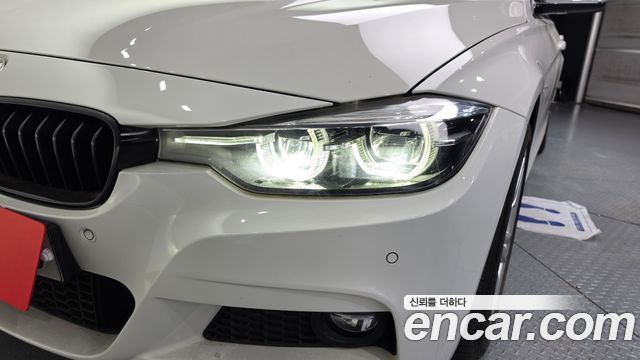 BMW 3-Series 2018 — photo 8