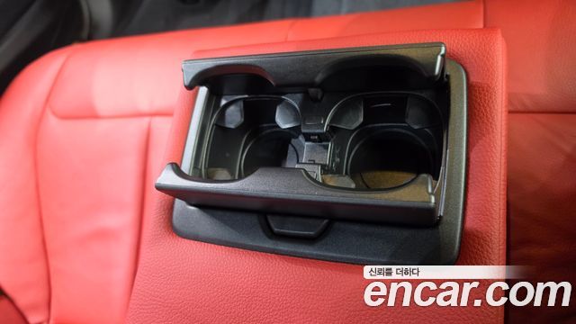 BMW 3-Series 2018 — photo 27