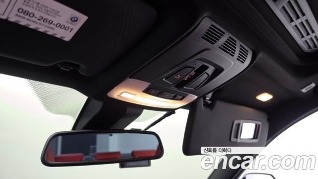 BMW 3-Series 2018 — photo 31