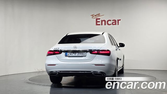 Mercedes-Benz E-Class 2021 — photo 4
