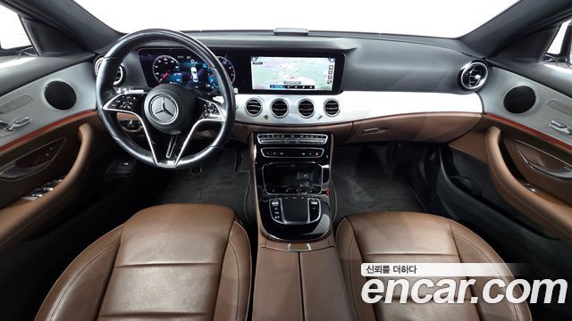 Mercedes-Benz E-Class 2021 — photo 10