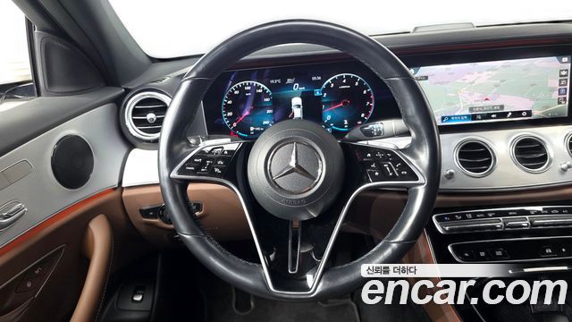 Mercedes-Benz E-Class 2021 — photo 19