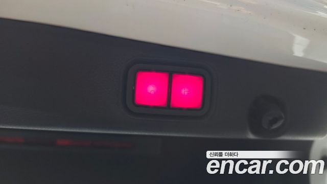 Mercedes-Benz E-Class 2021 — photo 23