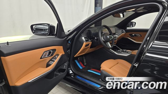 BMW 3-Series 2023 — photo 10