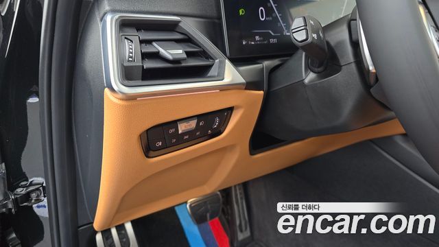BMW 3-Series 2023 — photo 16