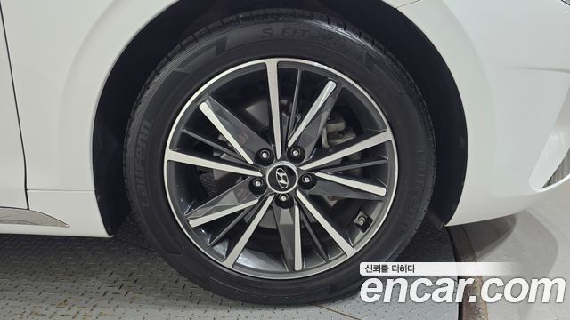 Hyundai Grandeur 2023 — photo 7