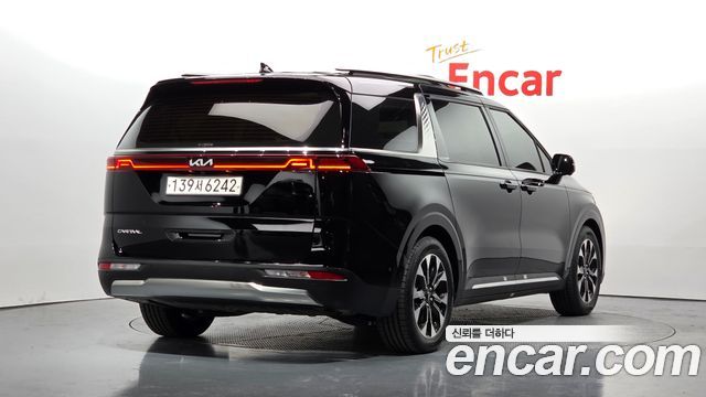 Kia Canival 2023 — photo 2