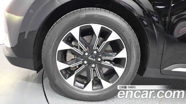 Kia Canival 2023 — photo 5