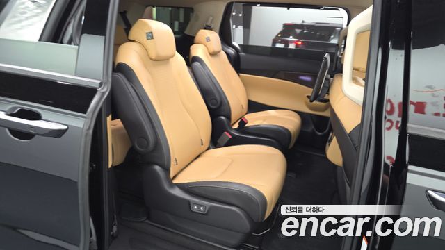 Kia Canival 2023 — photo 17
