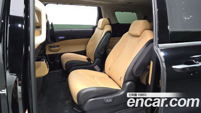 Kia Canival 2023 — photo 18